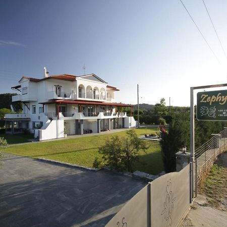 Zephyros Studios And Family Apartments Ormos Panagias Exterior foto