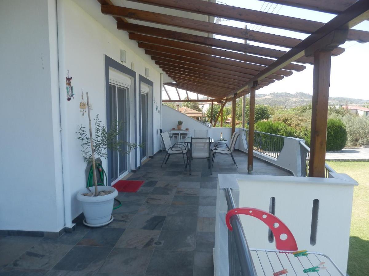 Zephyros Studios And Family Apartments Ormos Panagias Exterior foto
