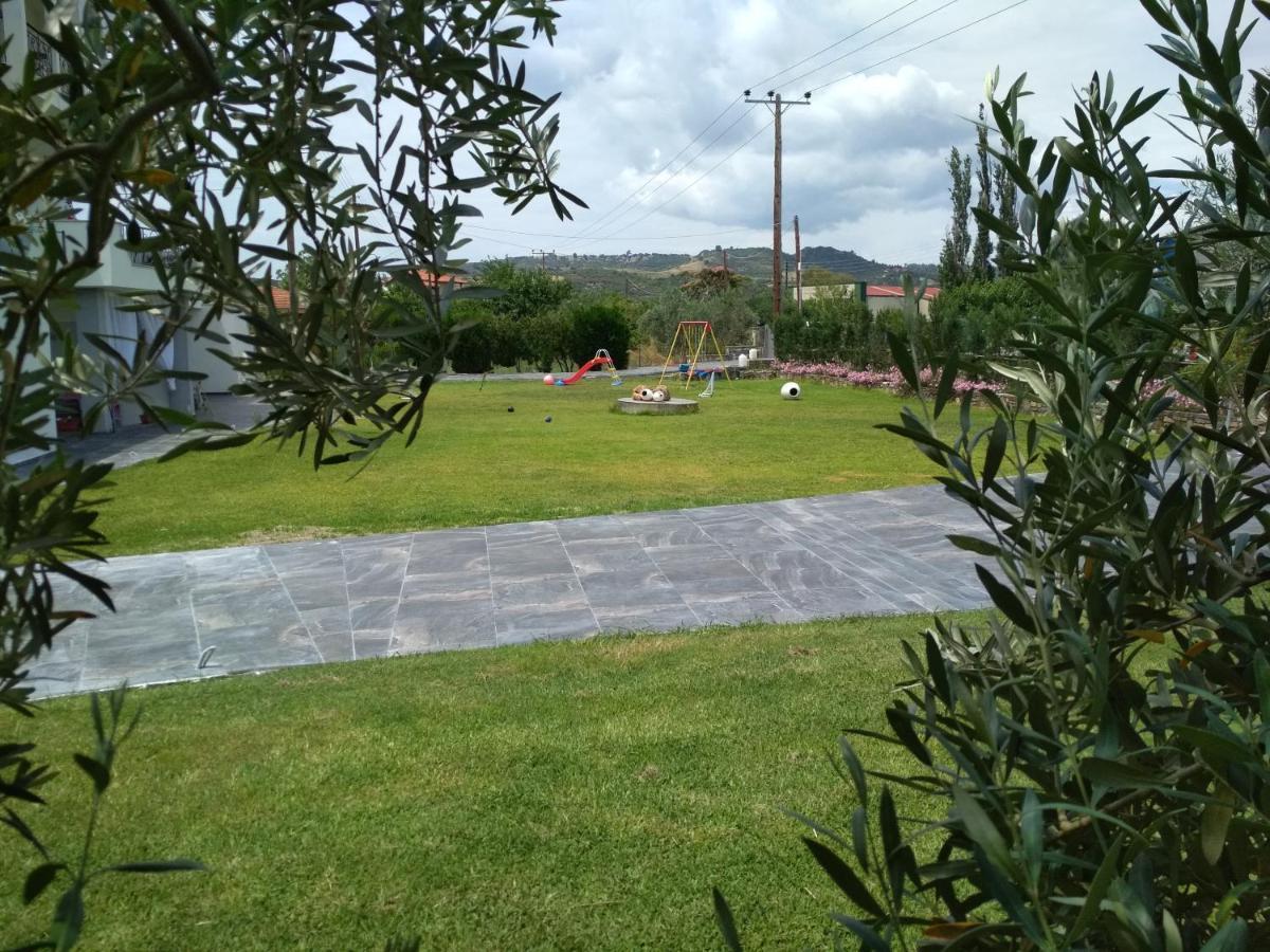 Zephyros Studios And Family Apartments Ormos Panagias Exterior foto