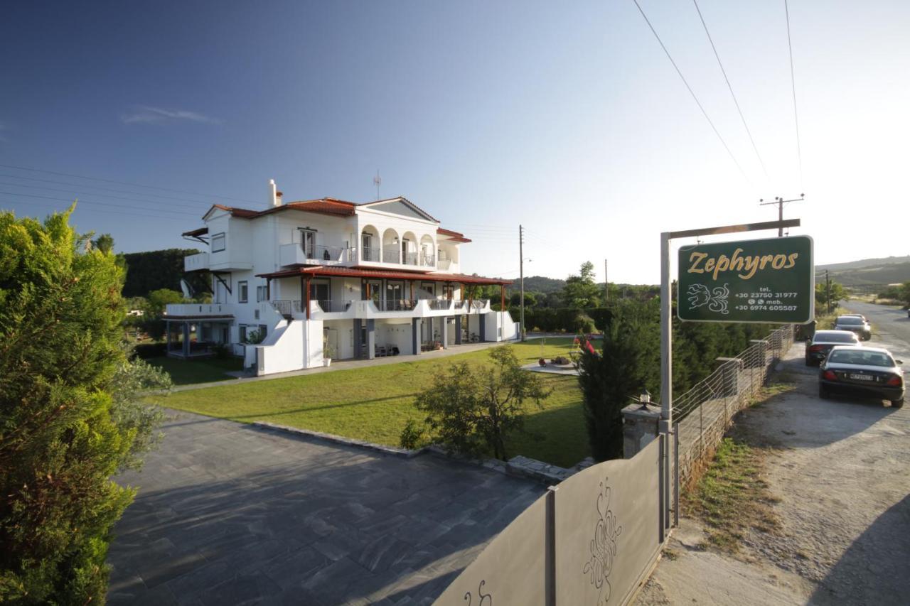 Zephyros Studios And Family Apartments Ormos Panagias Exterior foto