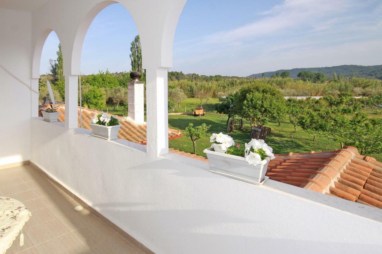 Zephyros Studios And Family Apartments Ormos Panagias Exterior foto