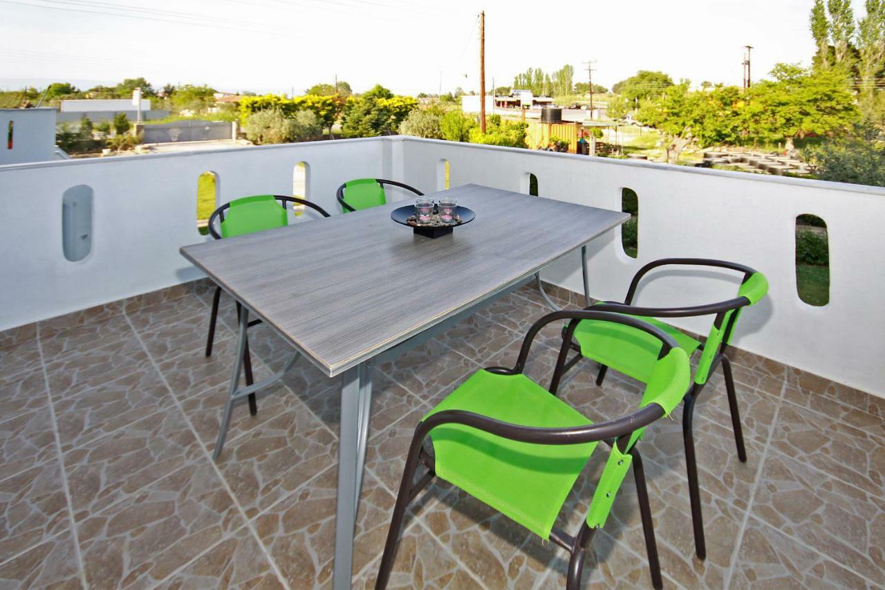 Zephyros Studios And Family Apartments Ormos Panagias Exterior foto