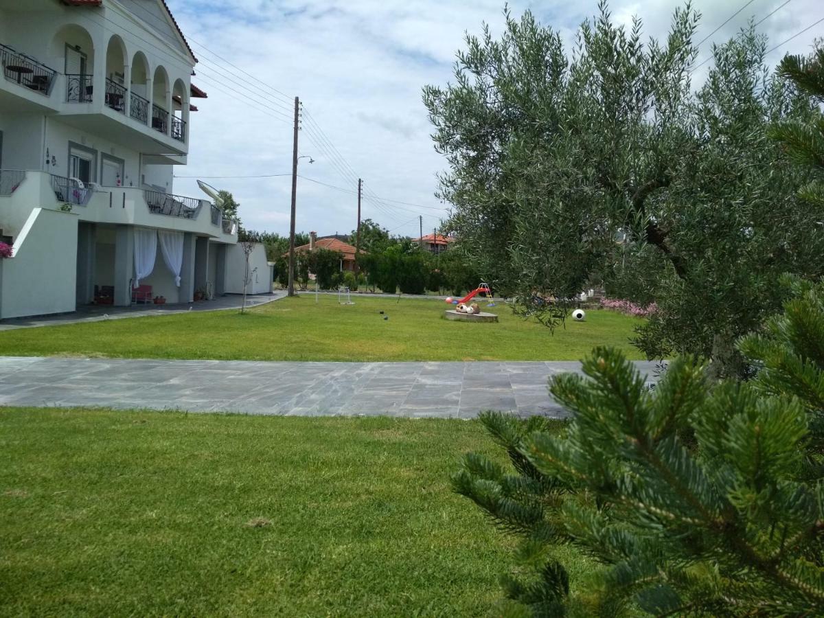 Zephyros Studios And Family Apartments Ormos Panagias Exterior foto