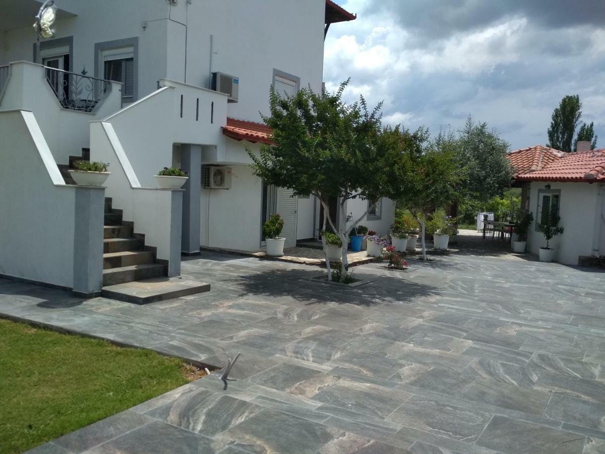 Zephyros Studios And Family Apartments Ormos Panagias Exterior foto